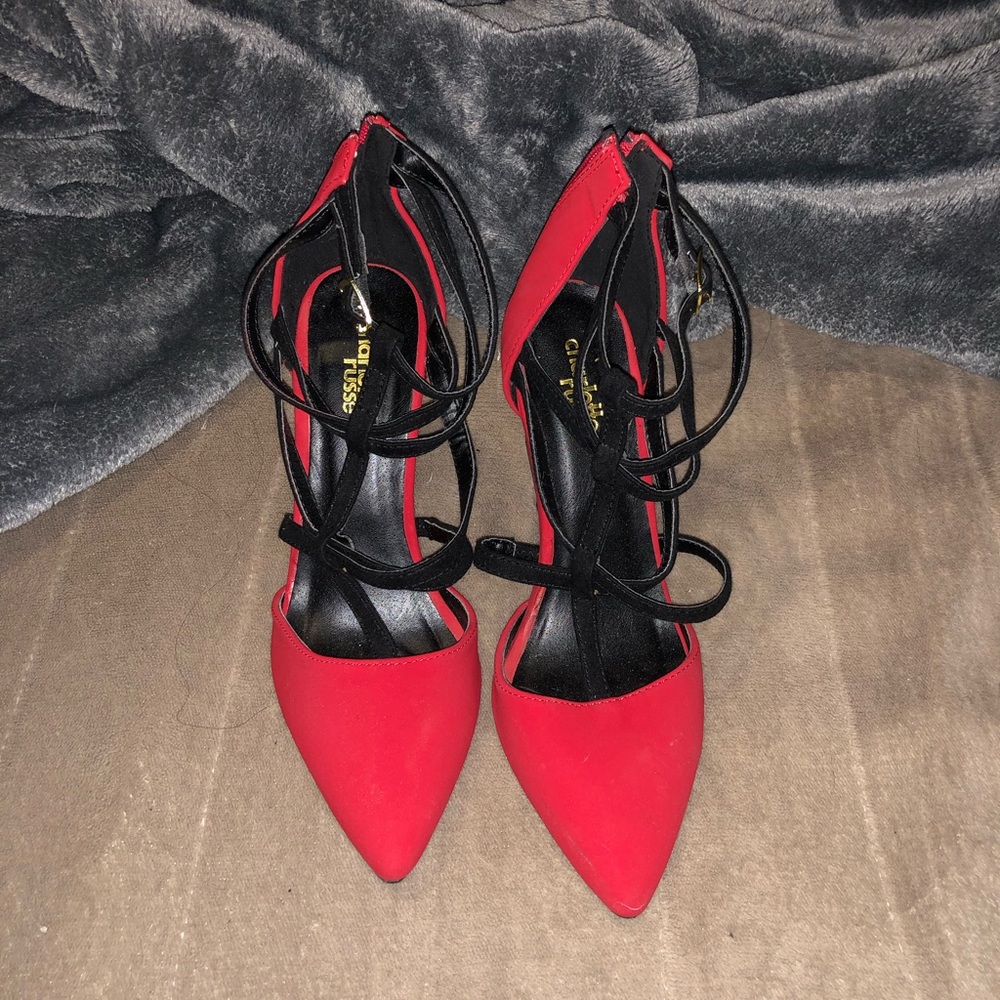 Red heels - Picture 2 of 4